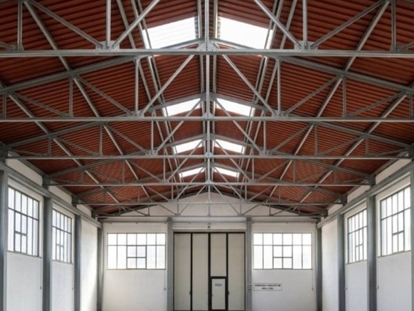 locale commerciale in affitto a Reggio nell'Emilia in zona Santa Croce