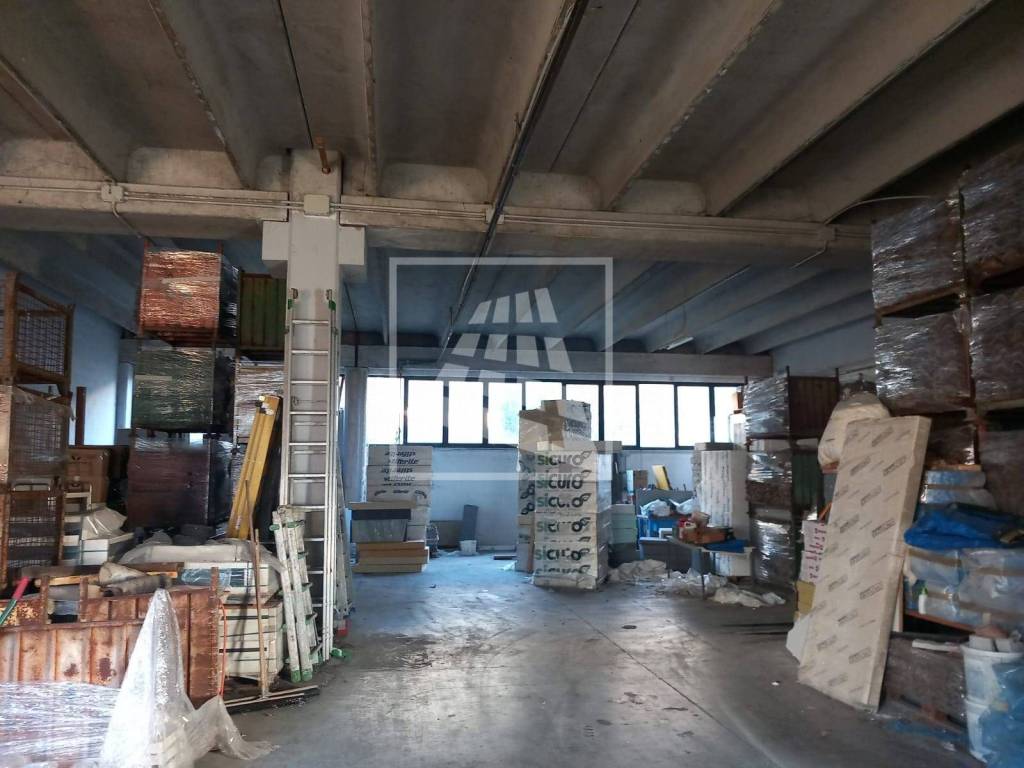 capannone in affitto a Reggio nell'Emilia in zona Baragalla
