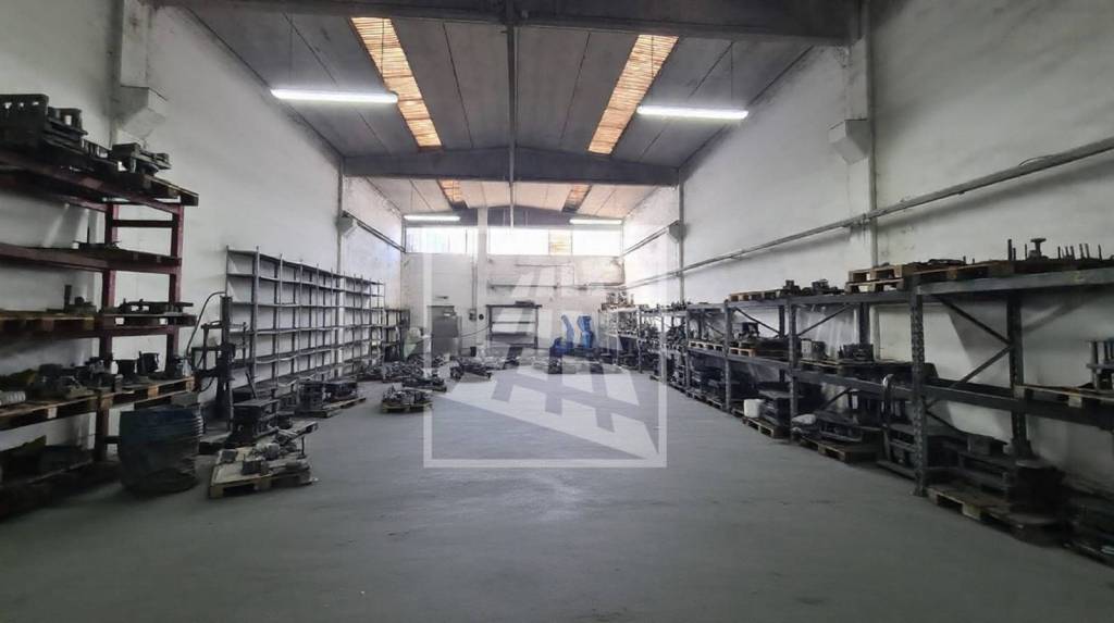 locale commerciale in affitto a Reggio nell'Emilia in zona Mancasale