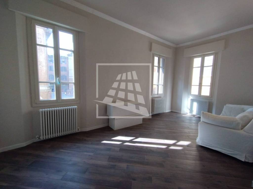 appartamento in affitto a Reggio nell'Emilia in zona Città Storica