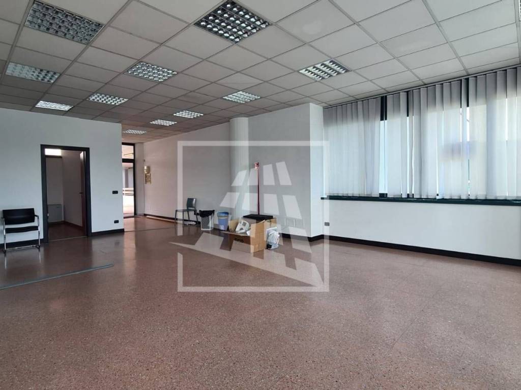 ufficio in affitto a Reggio nell'Emilia in zona Mancasale