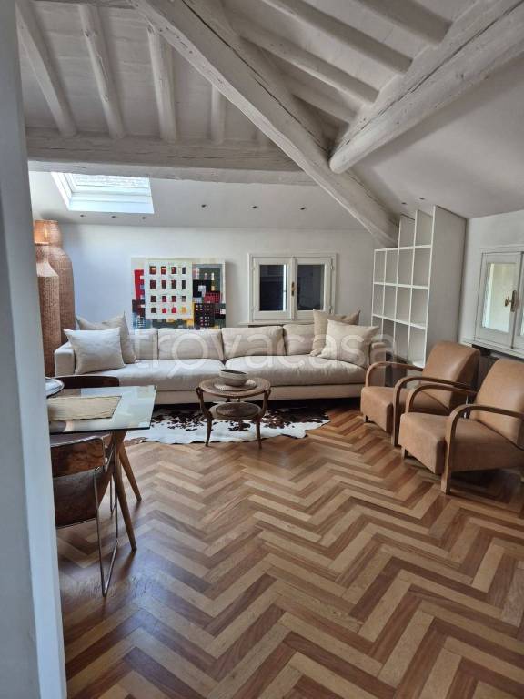 appartamento in affitto a Reggio nell'Emilia in zona Città Storica