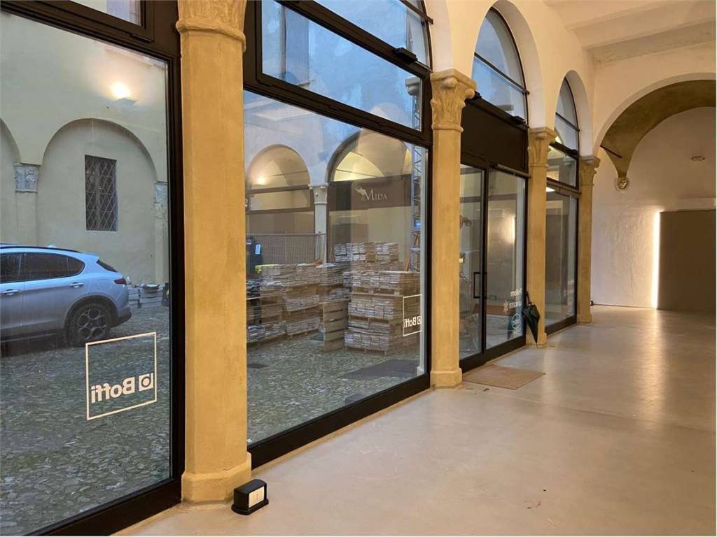 ufficio in affitto a Reggio nell'Emilia in zona Città Storica
