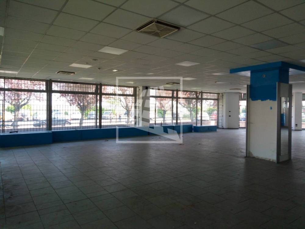 locale commerciale in affitto a Reggio nell'Emilia