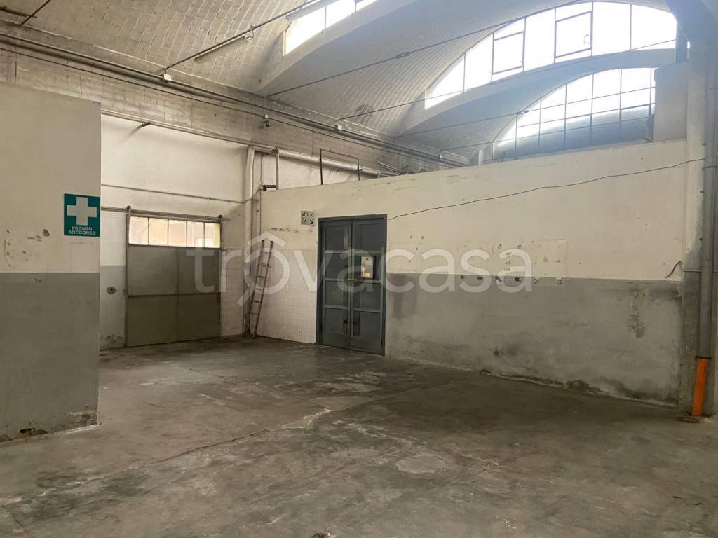 locale commerciale in affitto a Reggio nell'Emilia in zona Cadè / Gaida