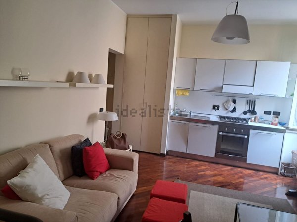 appartamento in affitto a Reggio nell'Emilia in zona Città Storica