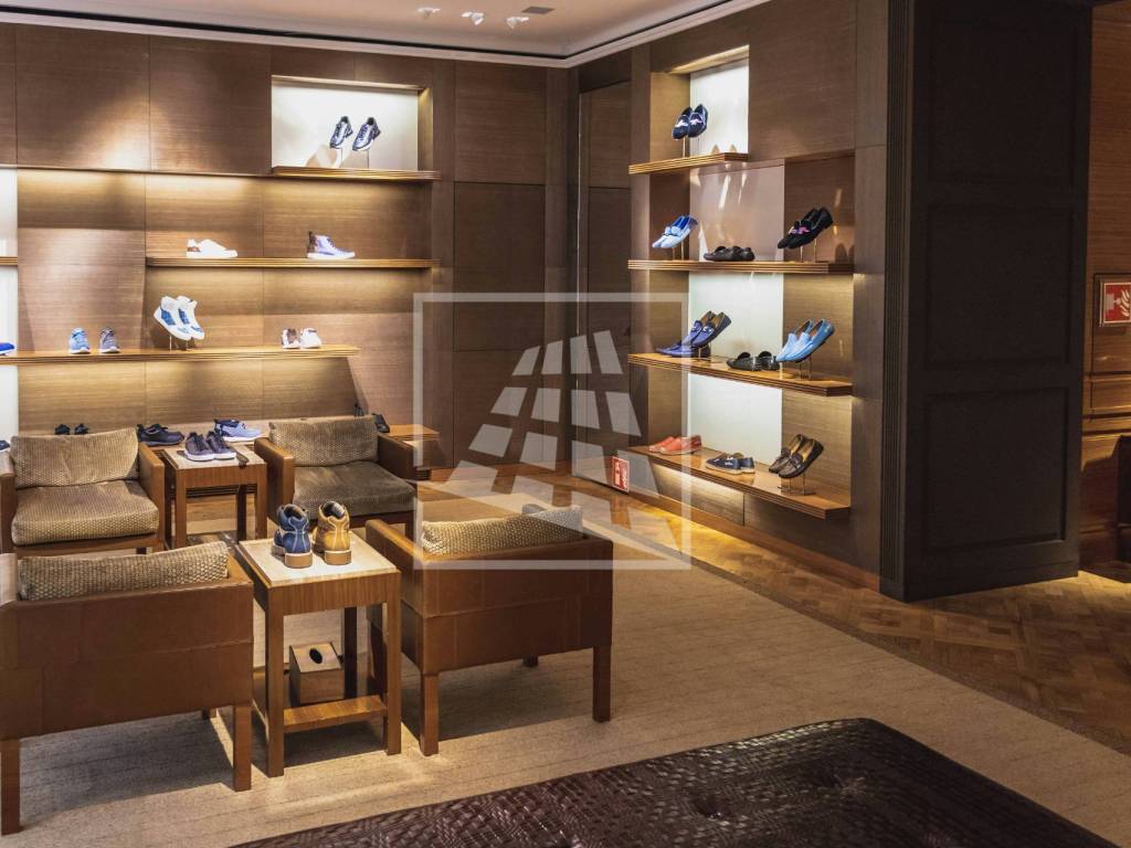 locale commerciale in affitto a Reggio nell'Emilia in zona Città Storica