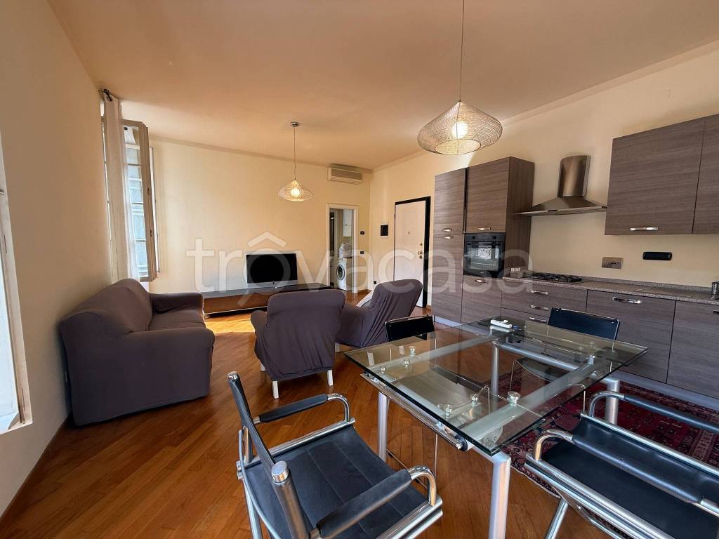 appartamento in affitto a Reggio nell'Emilia in zona Città Storica