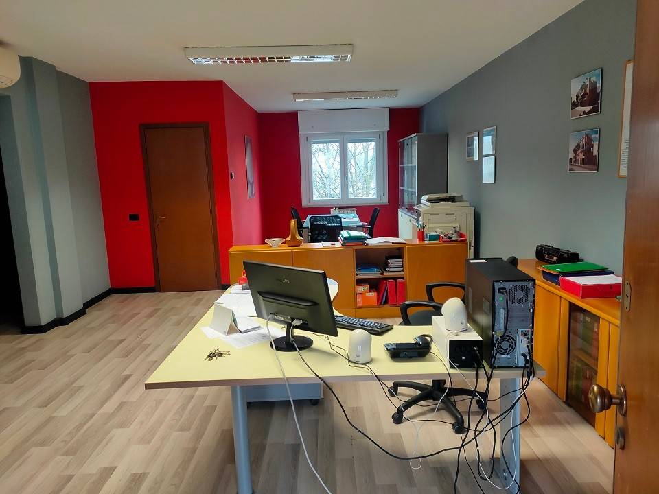 ufficio in affitto a Reggio nell'Emilia in zona Rosta Nuova