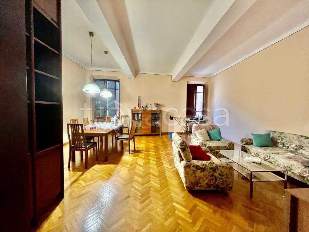 appartamento in affitto a Reggio nell'Emilia in zona Città Storica