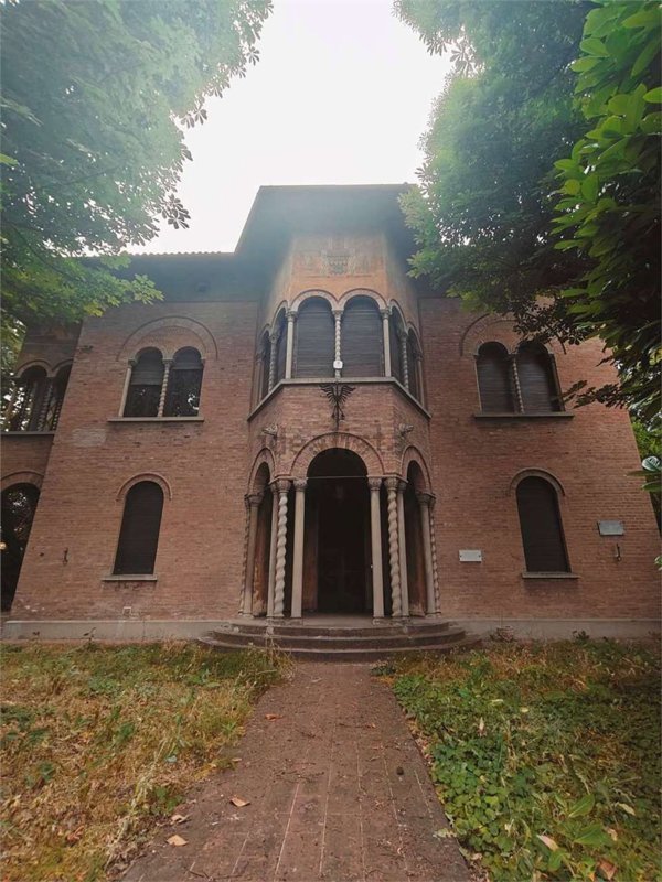 casa indipendente in affitto a Reggio nell'Emilia in zona Città Storica