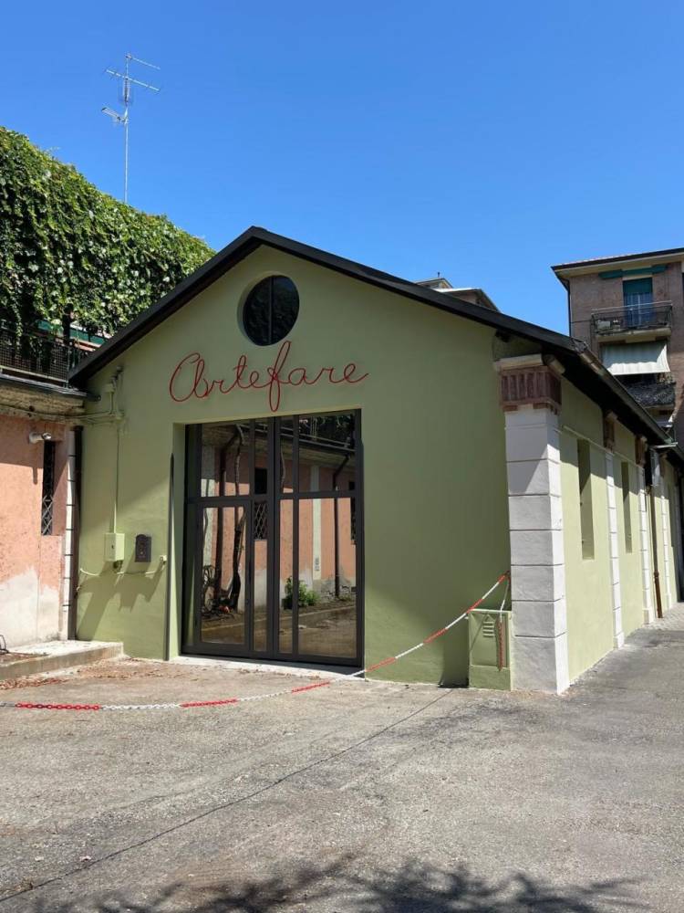 locale commerciale in affitto a Reggio nell'Emilia in zona Città Storica