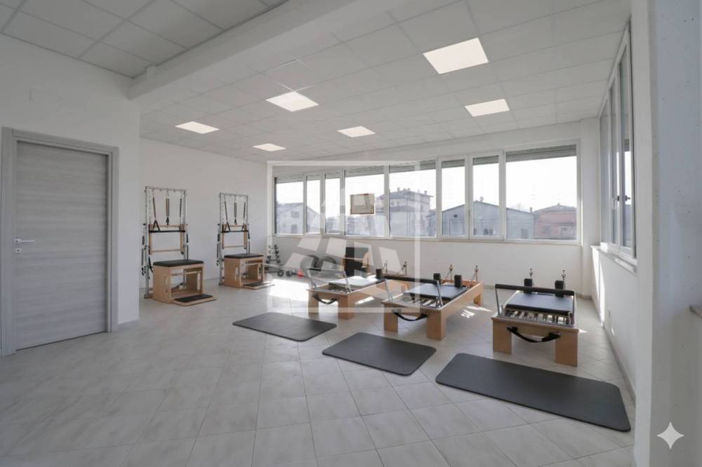 ufficio in affitto a Reggio nell'Emilia in zona Cella