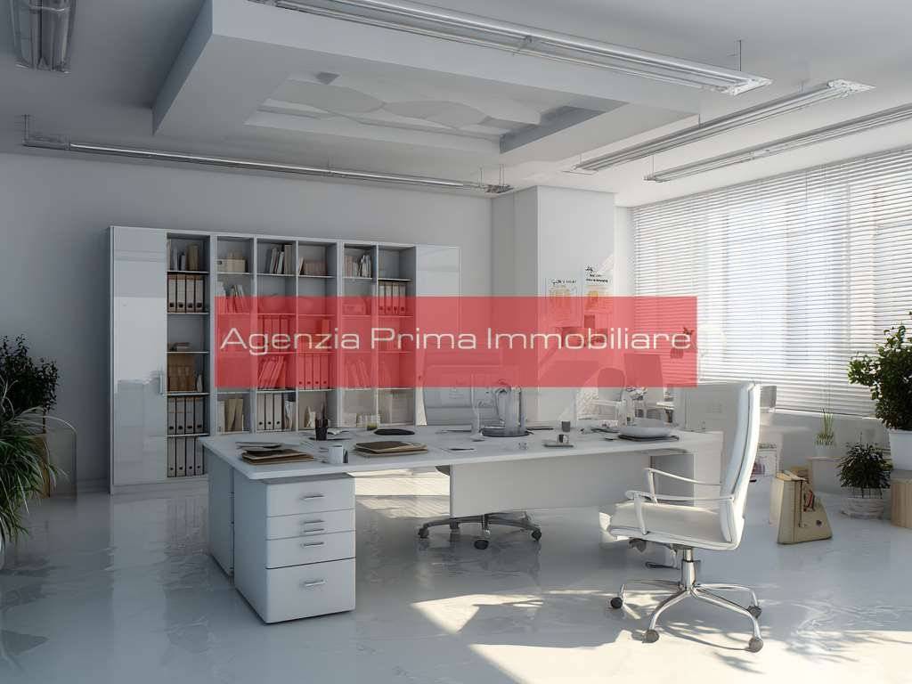 ufficio in affitto a Reggio nell'Emilia in zona Carrozzone