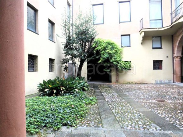 ufficio in affitto a Reggio nell'Emilia in zona Città Storica
