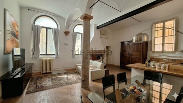 appartamento in affitto a Reggio nell'Emilia in zona Città Storica