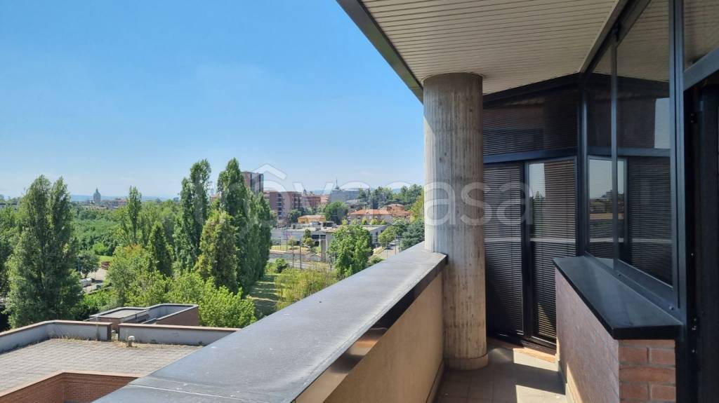 ufficio in affitto a Reggio nell'Emilia in zona Tribunale