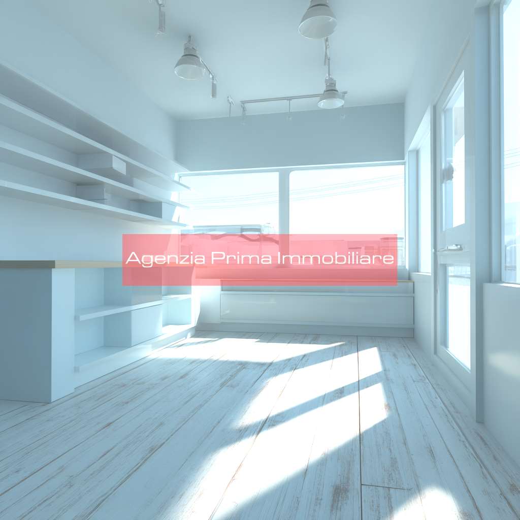 locale commerciale in affitto a Reggio nell'Emilia in zona Città Storica