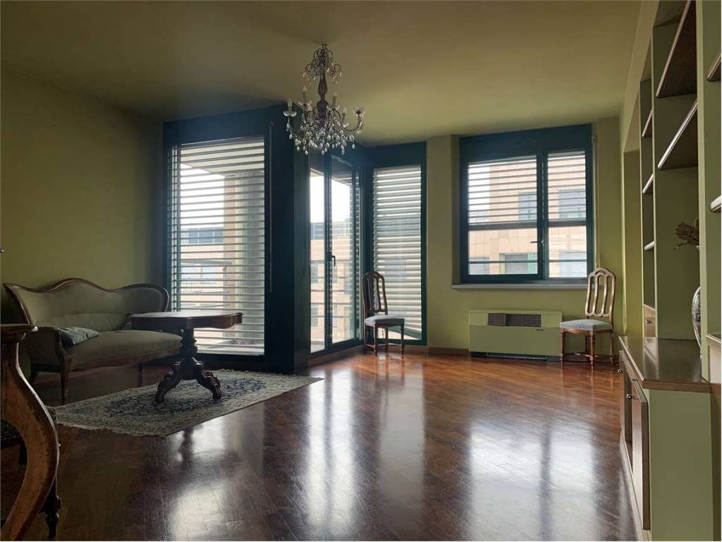 appartamento in affitto a Reggio nell'Emilia in zona Città Storica