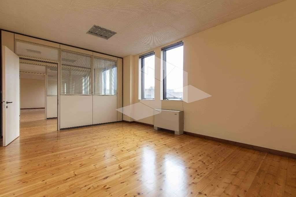 ufficio in affitto a Reggio nell'Emilia in zona Tribunale