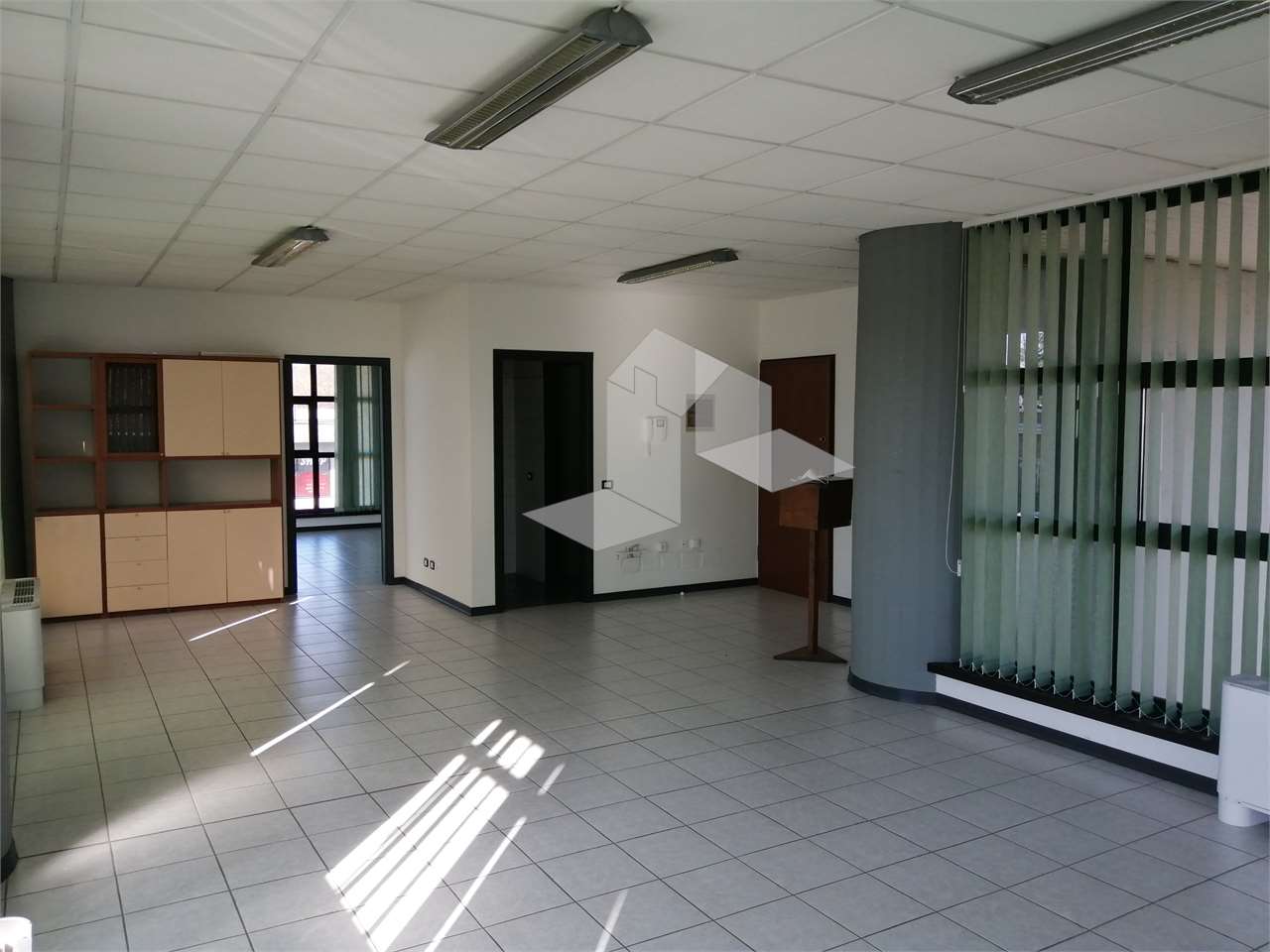 ufficio in affitto a Reggio nell'Emilia in zona Tribunale