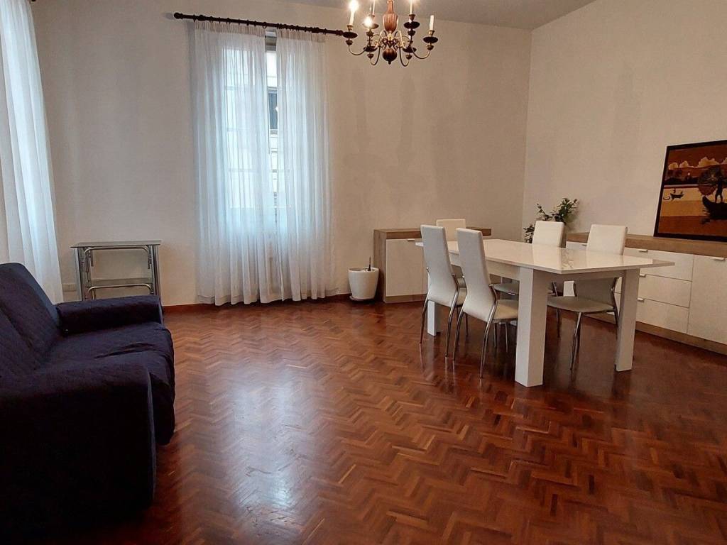 appartamento in affitto a Reggio nell'Emilia in zona Città Storica
