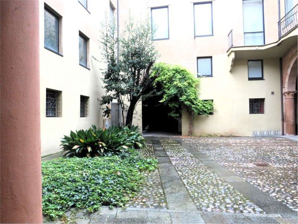 ufficio in affitto a Reggio nell'Emilia in zona Città Storica