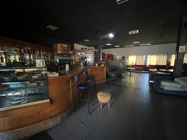 locale commerciale in affitto a Reggio nell'Emilia in zona Santa Croce