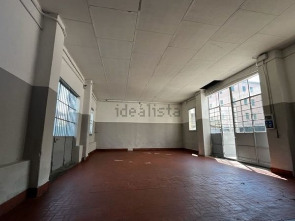 locale commerciale in affitto a Reggio nell'Emilia in zona Città Storica