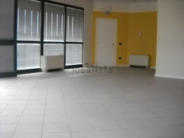 ufficio in affitto a Reggio nell'Emilia in zona Regina Pacis