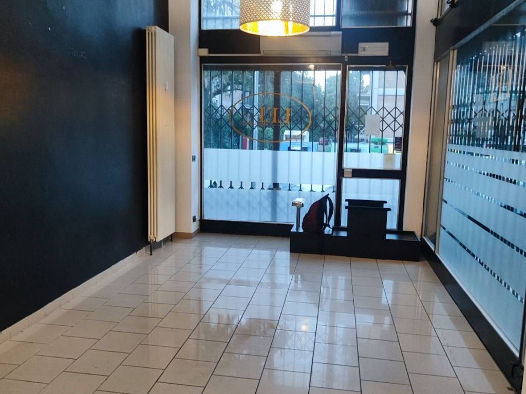negozio in affitto a Reggio nell'Emilia