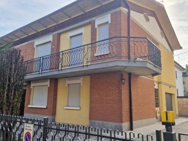 casa indipendente in affitto a Reggio nell'Emilia in zona Città Storica