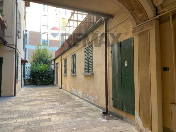 negozio in affitto a Reggio nell'Emilia
