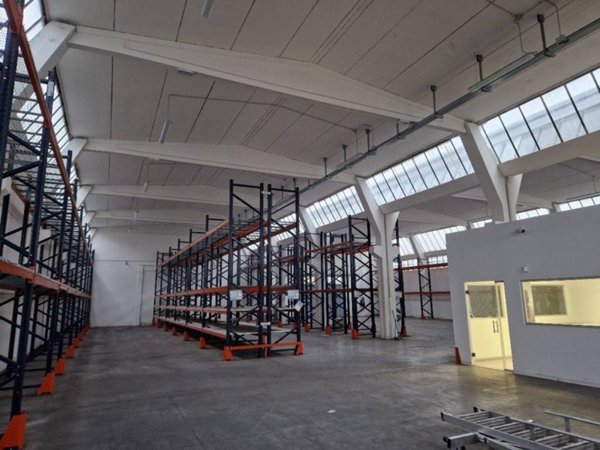 locale commerciale in affitto a Reggio nell'Emilia in zona Mancasale