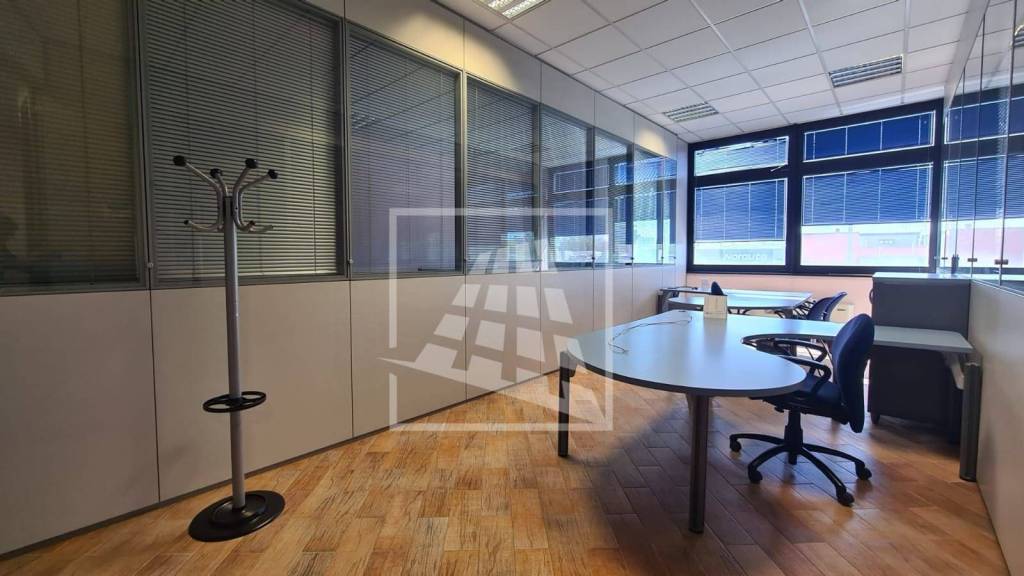 ufficio in affitto a Reggio nell'Emilia in zona Pieve Modolena