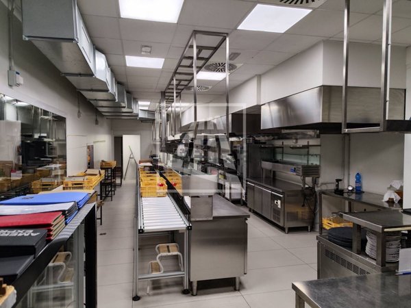 locale commerciale in affitto a Reggio nell'Emilia in zona Buco del Signore