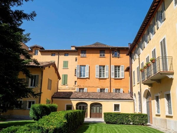 appartamento in affitto a Reggio nell'Emilia in zona Città Storica