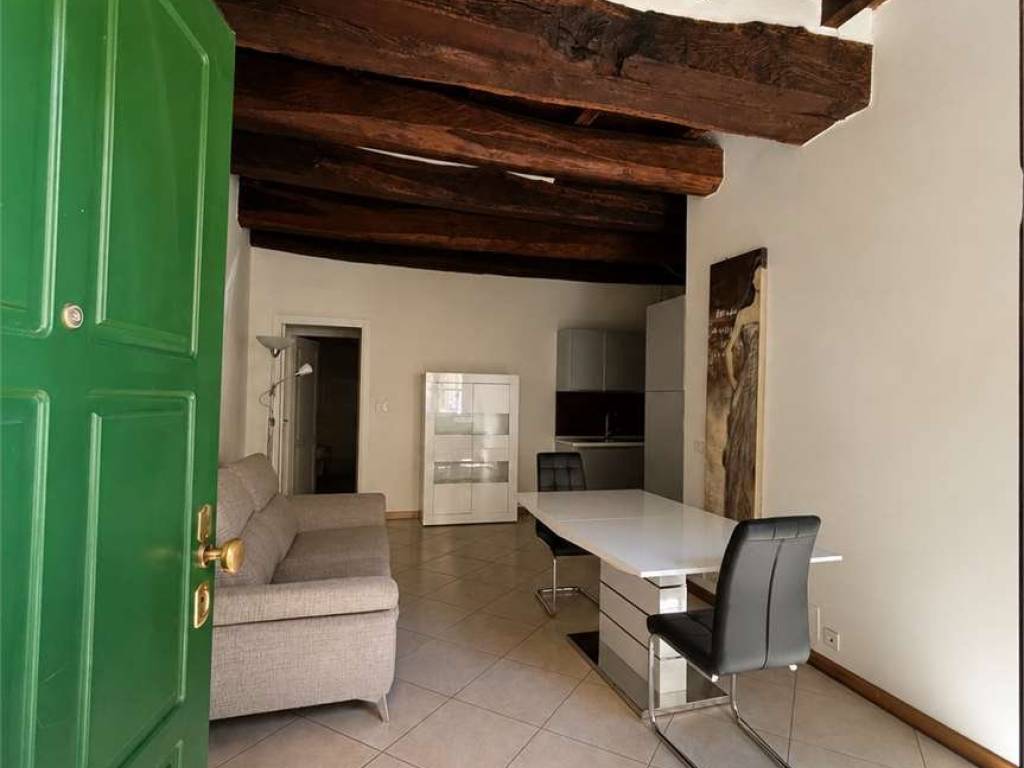 appartamento in affitto a Reggio nell'Emilia in zona Città Storica