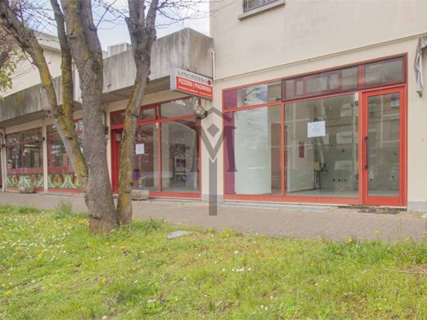 negozio in affitto a Reggio nell'Emilia in zona Rivalta