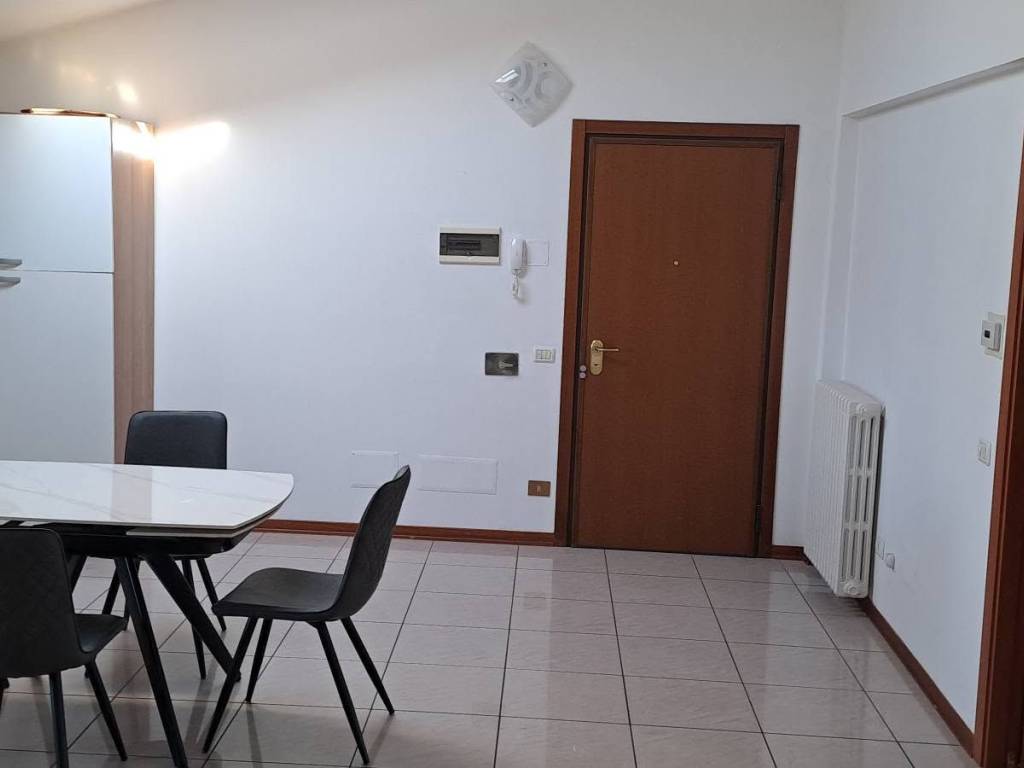 appartamento in affitto a Reggio nell'Emilia in zona Compagnoni / Migliolungo