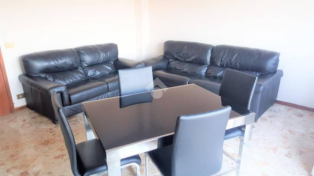 appartamento in affitto a Reggio nell'Emilia in zona Città Storica