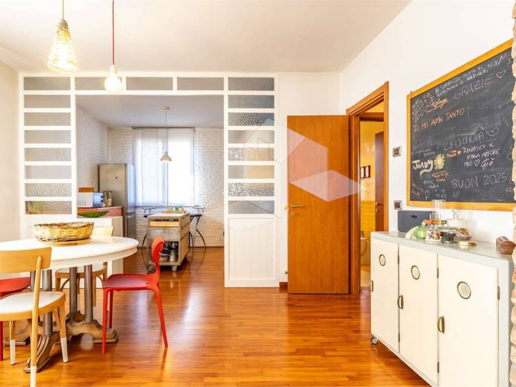appartamento in affitto a Reggio nell'Emilia in zona Santa Croce