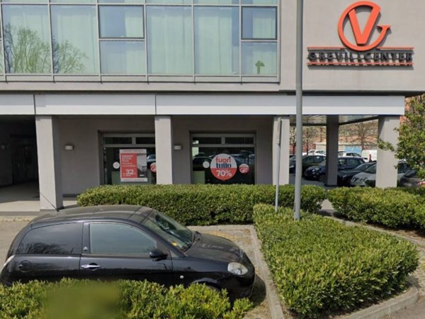 negozio in affitto a Reggio nell'Emilia in zona Carrozzone