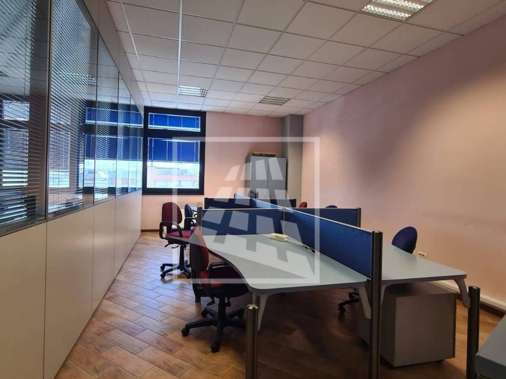ufficio in affitto a Reggio nell'Emilia in zona Carrozzone