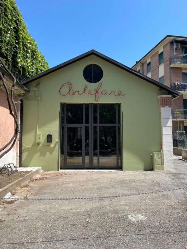 locale commerciale in affitto a Reggio nell'Emilia in zona Città Storica