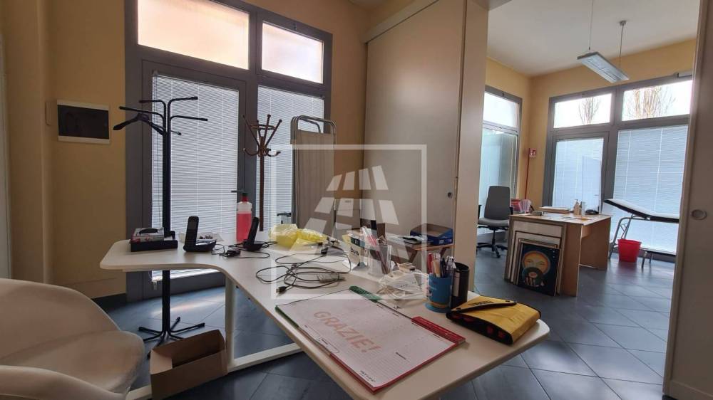ufficio in affitto a Reggio nell'Emilia in zona San Pellegrino / Villa Canali