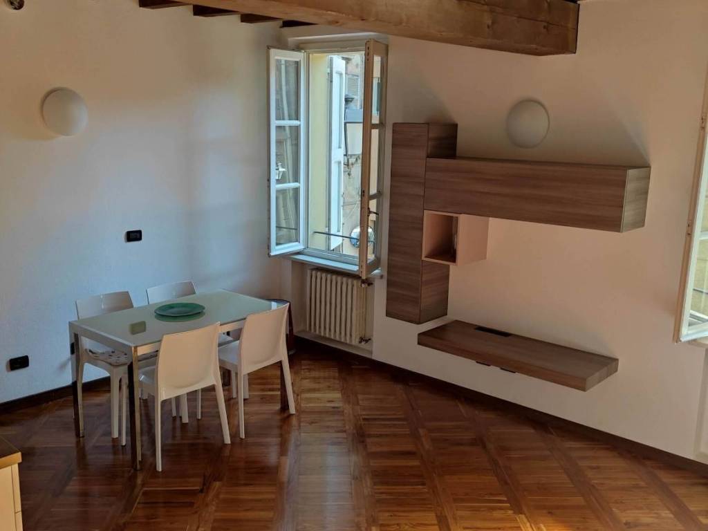 appartamento in affitto a Reggio nell'Emilia in zona Città Storica