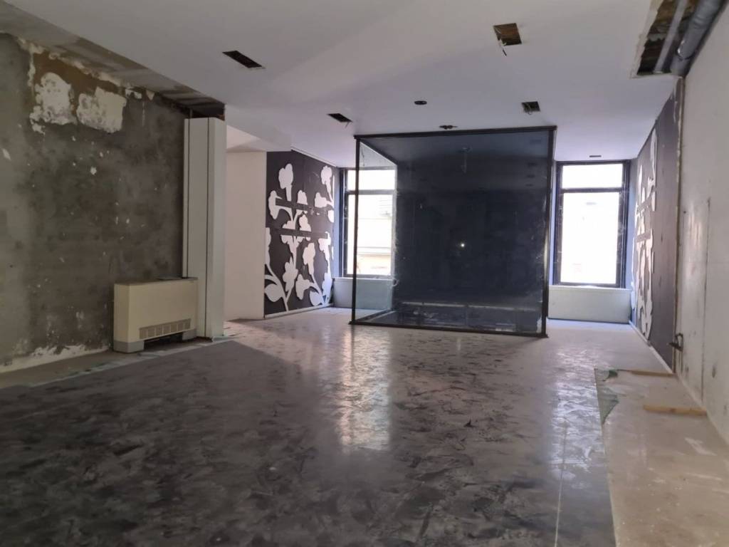 negozio in affitto a Reggio nell'Emilia in zona Città Storica
