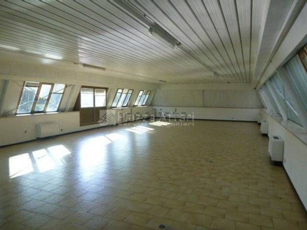 ufficio in affitto a Reggio nell'Emilia in zona Bainsizza