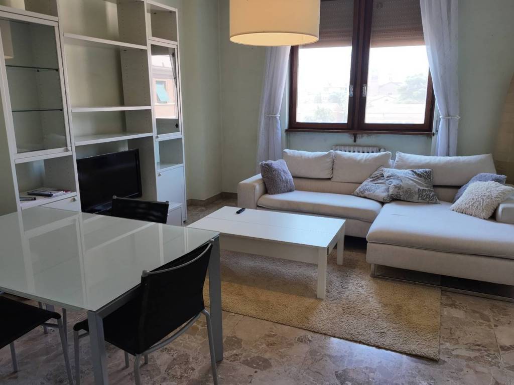 appartamento in affitto a Reggio nell'Emilia in zona Città Storica